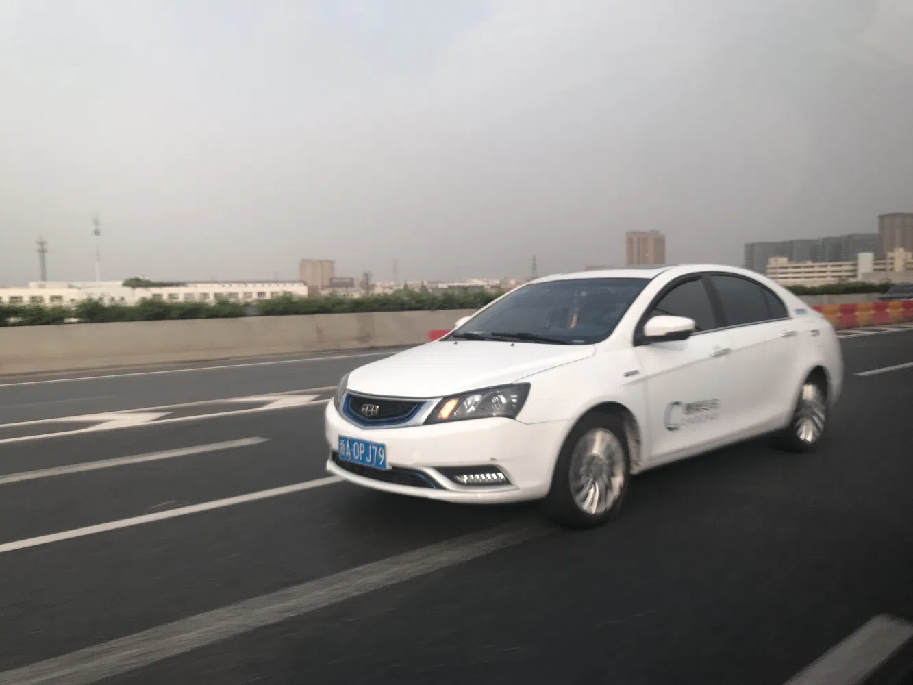 Geely Emgrand EV exterior