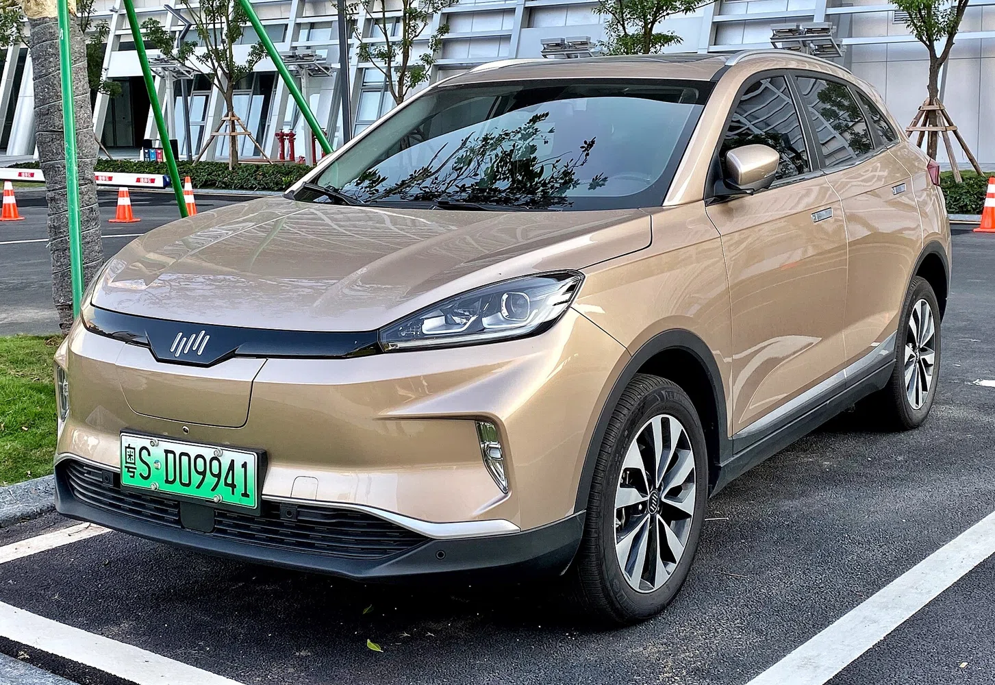 WM Motor EX5 exterior
