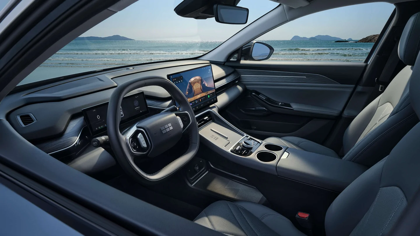 Geely Galaxy L6 — 4