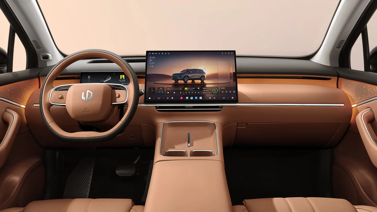 LEAPMOTOR C10 — 3