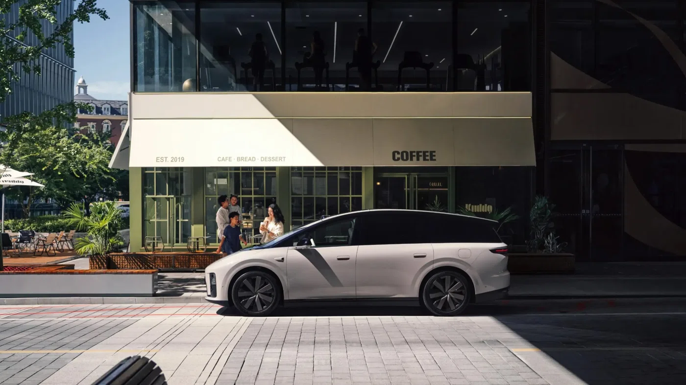 Li Auto i8 exterior
