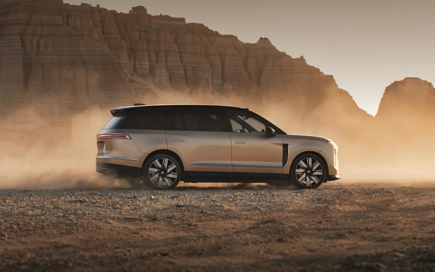 NIO ES9 exterior